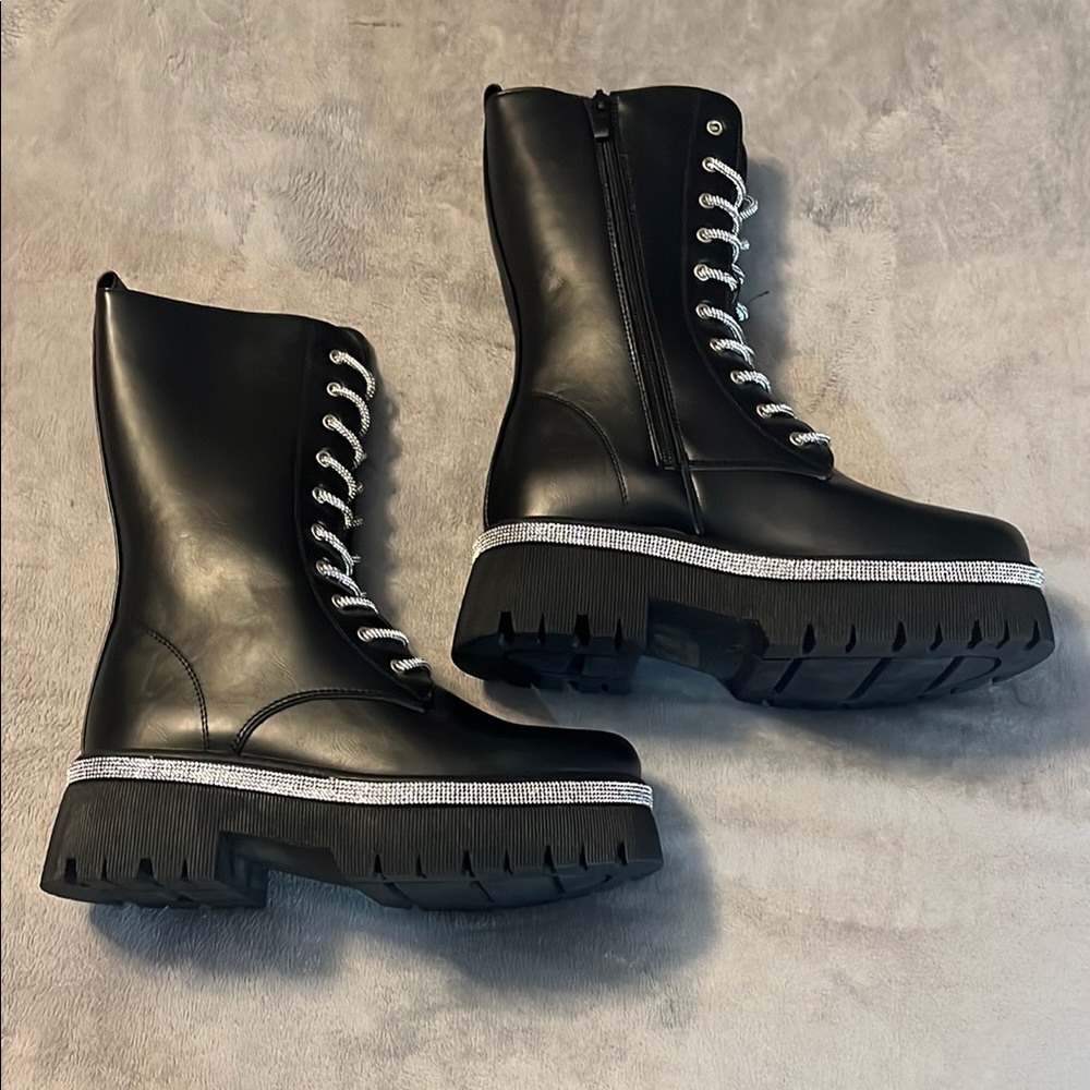 Wild Diva Lounge Munich Combat Boots